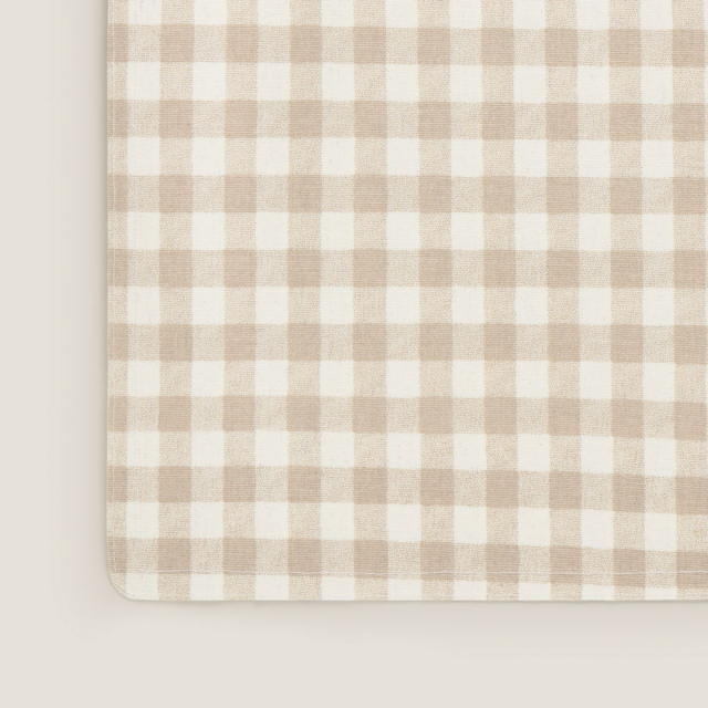 Индивидуални подложки за хранене Juam