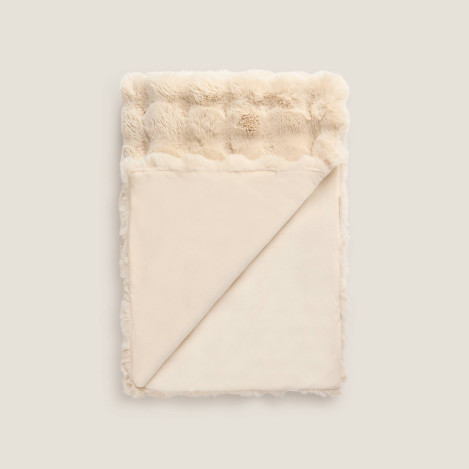 Декоративно одеяло Pudelina