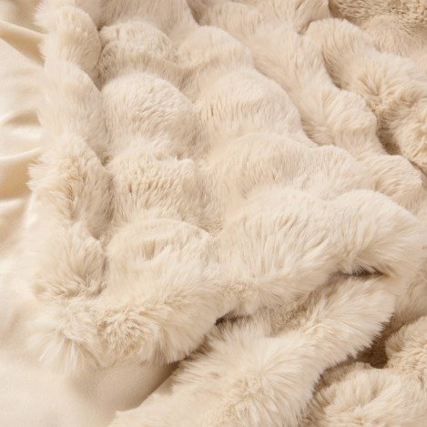 Декоративно одеяло Pudelina