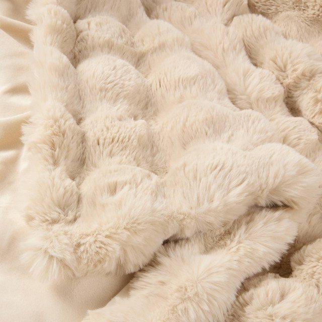 Декоративно одеяло Pudelina