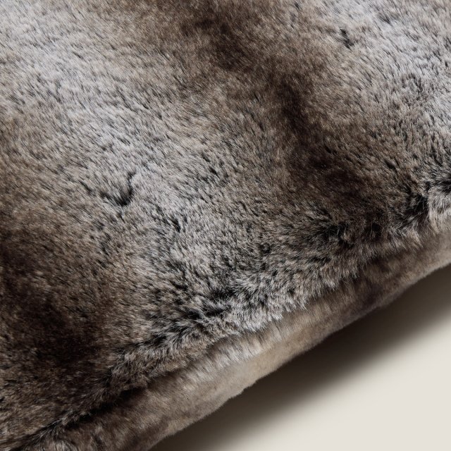 Декоративна калъфка за възглавница Bearskin